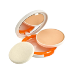 εφαρμογή sun powder foundation με σφουγγαράκι στο πρόσωπο ματ αποτέλεσμα