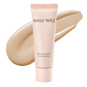 Malu Wilz Radiant Light Foundation No05 liquid makeup glowing skin finish bottle