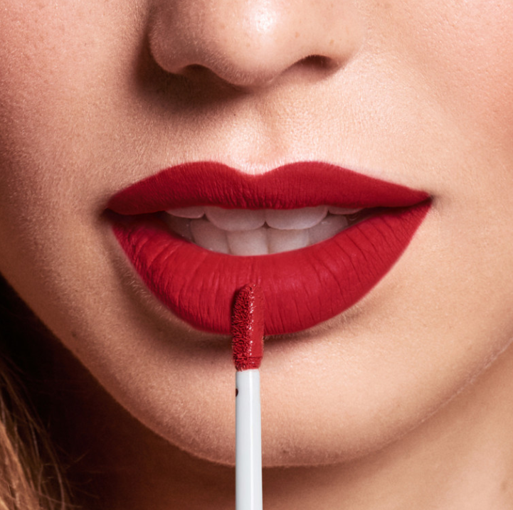 liquid-lipstick-matte-texture-red