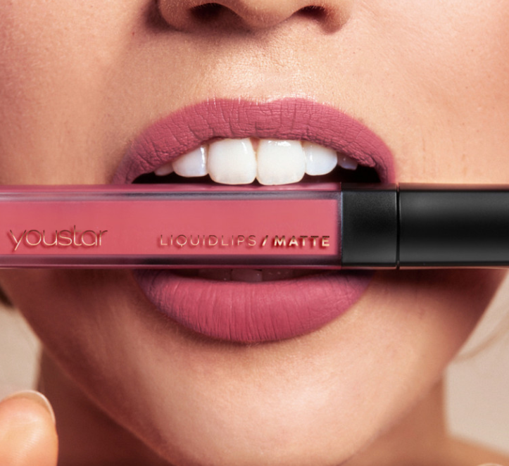 natural-pink-matte-lips-look